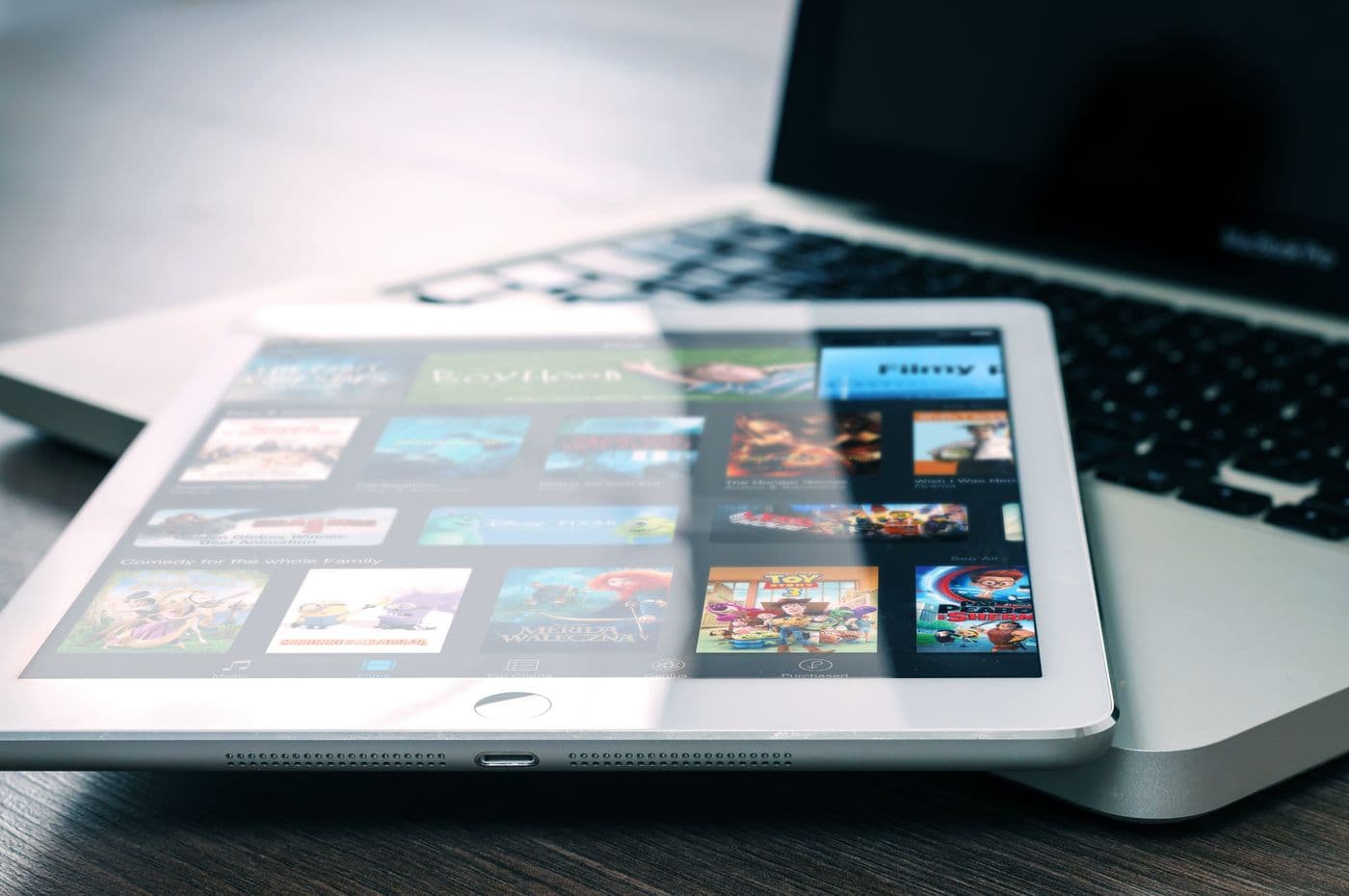 Dizüstü bilgisayar ve tablette açık yayın arayüzü